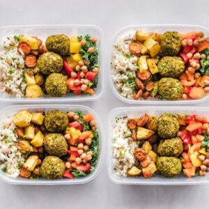 Combo 3: Brown Rice, 1 Veg Curry, 3 Falafel, 1 Soup / Salad